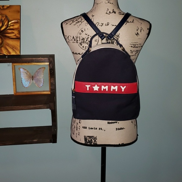 New Tommy Hilfiger Spell Out Backpack Unisex - Picture 1 of 8